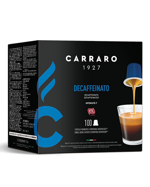 Pakken indeholder 100 kompatible kaffekapsler. Decaffeinato kapsel er bygget på Caffè Carraros forskning og erfaring siden 1927. Denne espresso er et produkt af løbende udvælgelse af de bedst egnede grønne kaffebønner og kontinuerlig forskning i koffeinfri processer, der har til formål at bevare drikkevarens vidunderlige kvaliteter af kompakt og langvarig cremethed, en duftende og frugtagtig aroma og en fyldig, blød smag uden påvirkning af koffein.